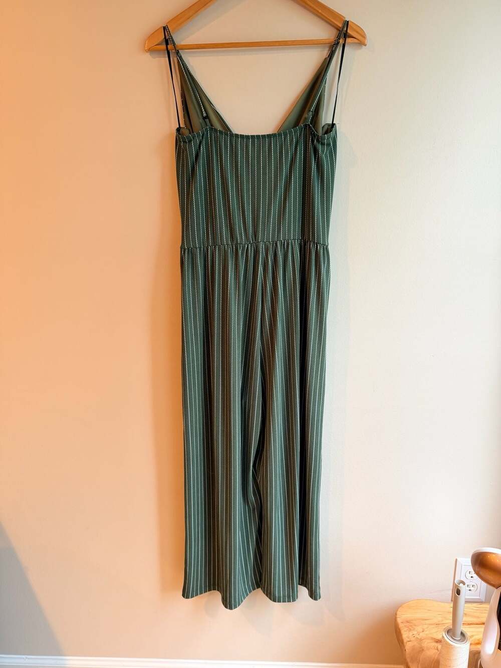 Kaileigh Women's Green Striped Sleeveless Jumpsuit Size L - Picture 5 of 8